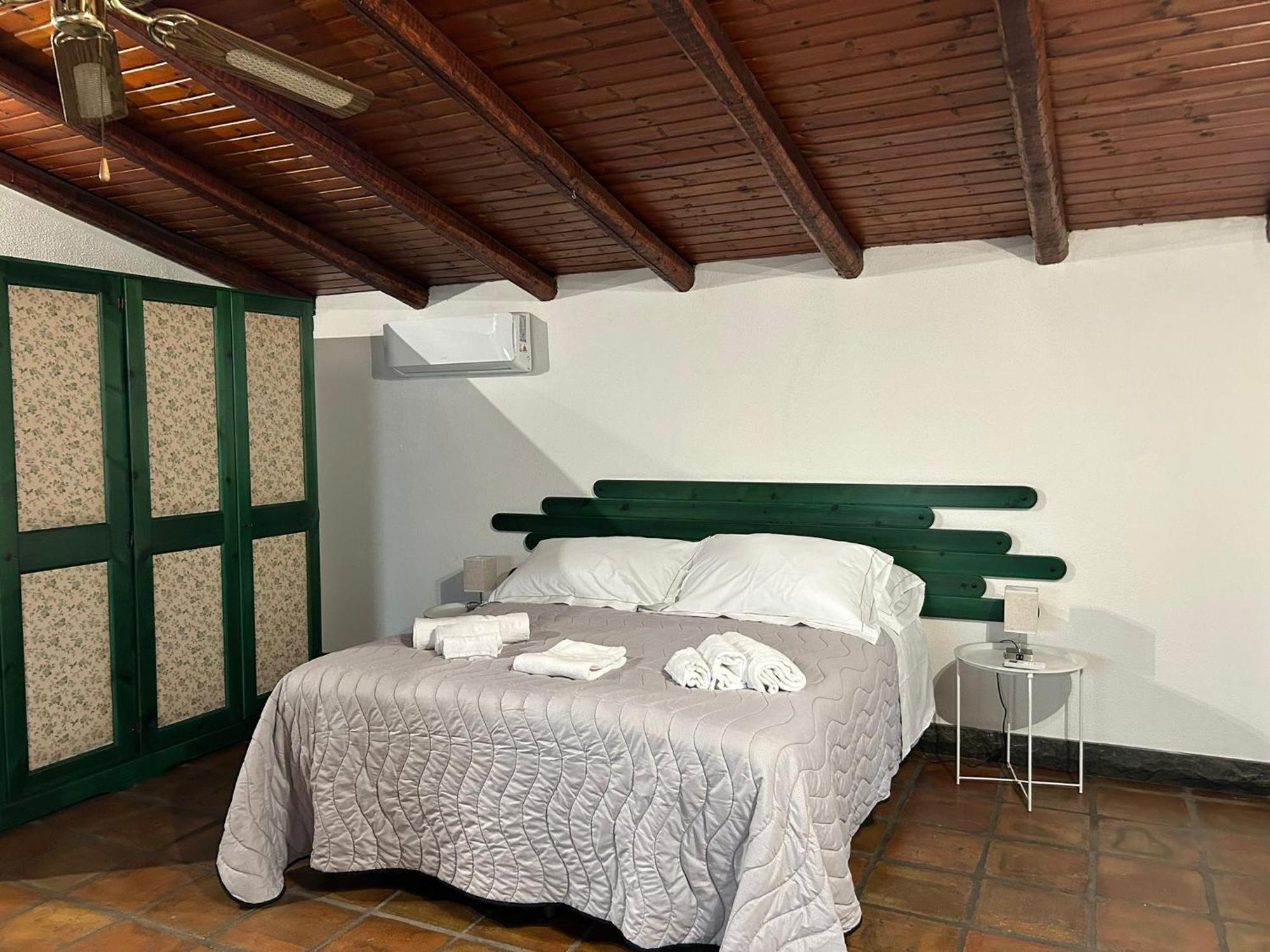 Li Cuti Apartments Катания Екстериор снимка